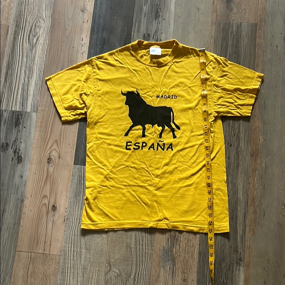 Madrid España Yellow Graphic T-Shirt Size: Small (Unisex) - Picture 7 of 14